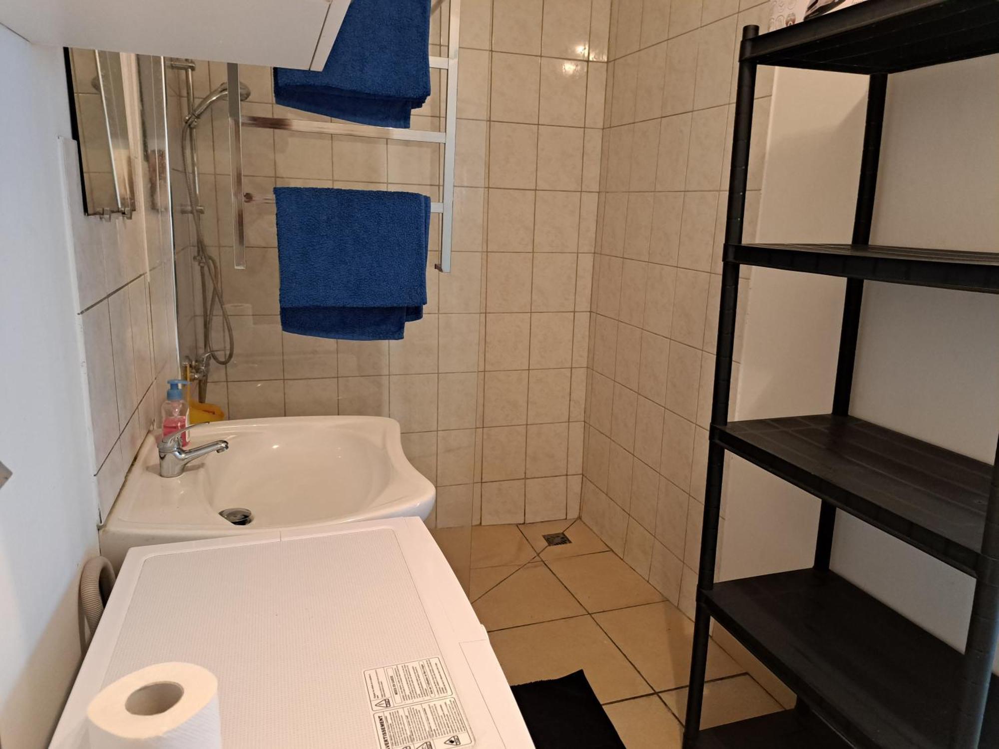 Résidence Andy: Appart Accueillant avec Parking Privé Saint-Denis Exterior photo