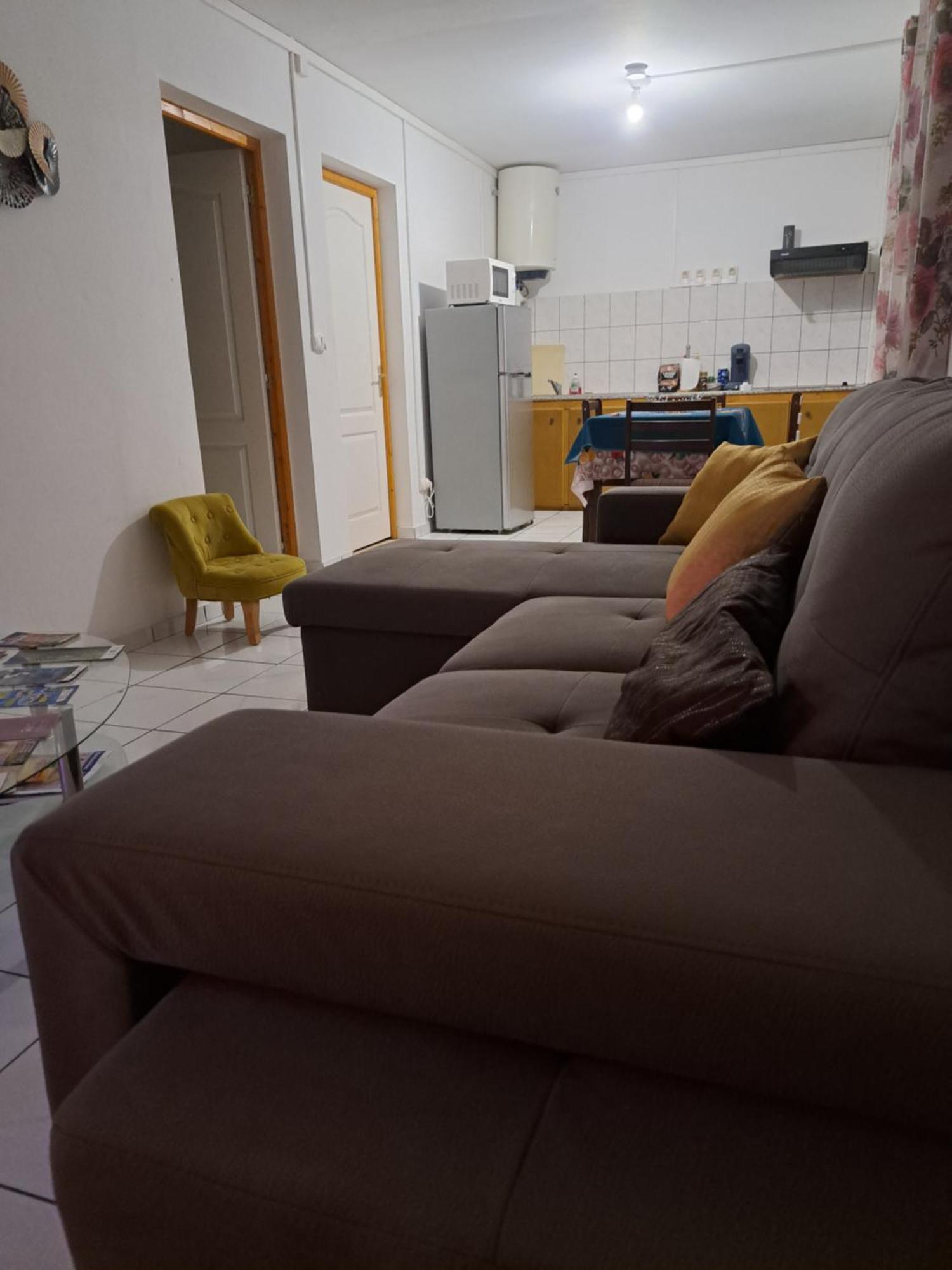 Résidence Andy: Appart Accueillant avec Parking Privé Saint-Denis Exterior photo